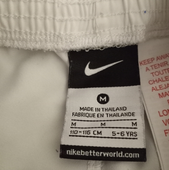 Nike boys soccer shorts - Picture 2 of 2